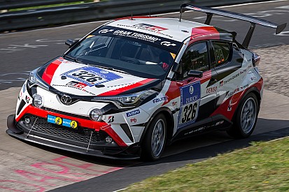 24 Saat Nürburgring'e C-HR ile katılan Toyota ekibiyle özel röportaj