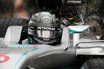 Rosberg ne va "pas réfléchir à qui pourrait s'intercaler"