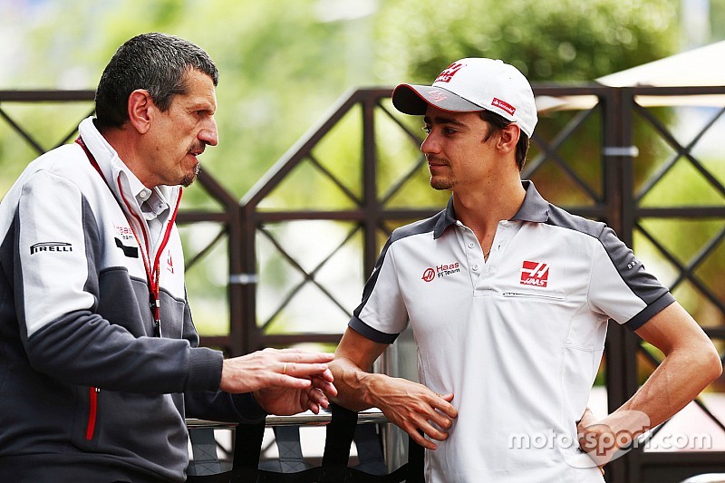 Günther Steiner, Team Principal Haas F1 Team et  Esteban Gutiérrez, Haas F1 Team