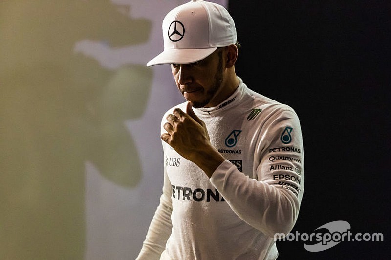 Hamilton vérszagot kapott és legyűrné Rosberg-et