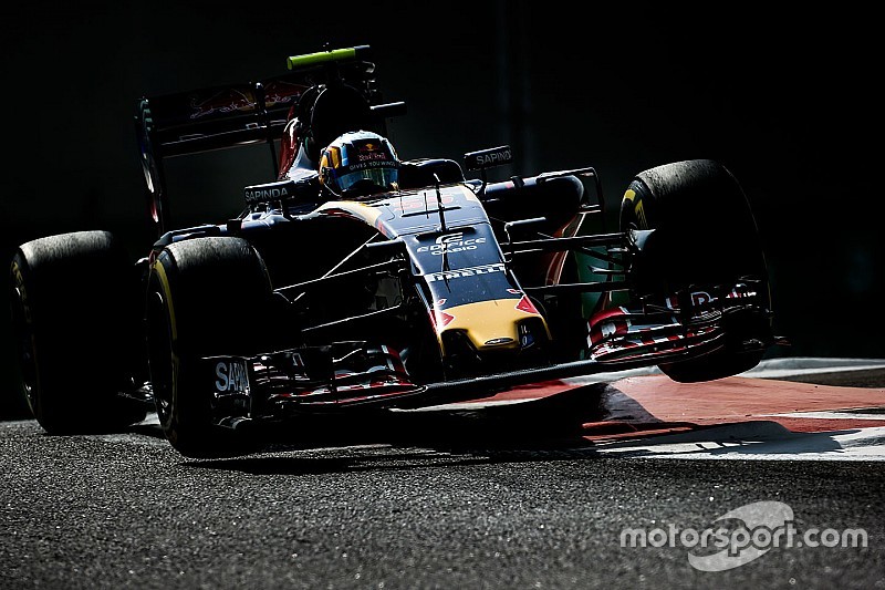 Sainz déplore un "très mauvais week-end"