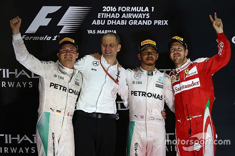 Le vainqueur Lewis Hamilton, Mercedes AMG F1, le deuxième, Nico Rosberg, Mercedes AMG F1, le troisième,  Sebastian Vettel, Ferrari