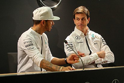Wolff cobra Hamilton: "regras devem ser obedecidas"
