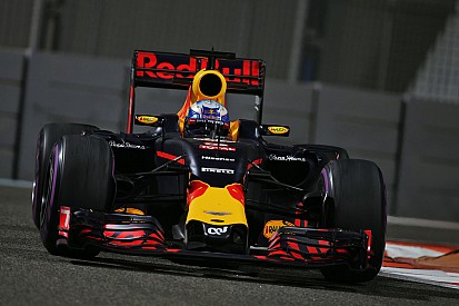 Ricciardo frustrado con la estrategia de Red Bull