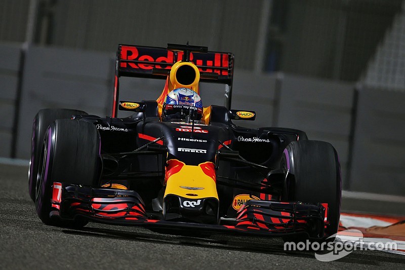 Ricciardo frustrado con la estrategia de Red Bull