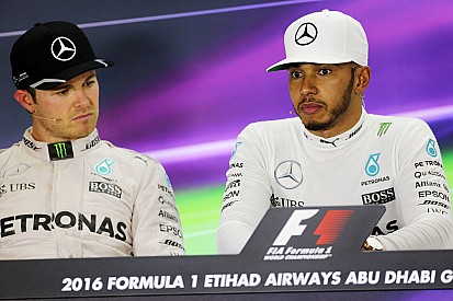 Hamilton bersikeras tidak berbuat curang kepada Rosberg di akhir lomba