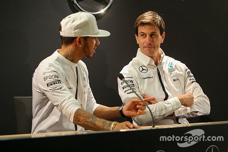 【F1アブダビGP】チームオーダーに葛藤があったウルフ「チームの”哲学”に従いレースに干渉した」