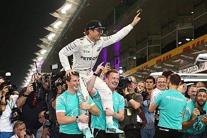Галерея: как Росберг и Mercedes отпраздновали победу в чемпионате