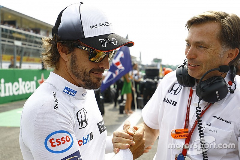 Jost Capito: "Tenemos que retener a Alonso como sea"