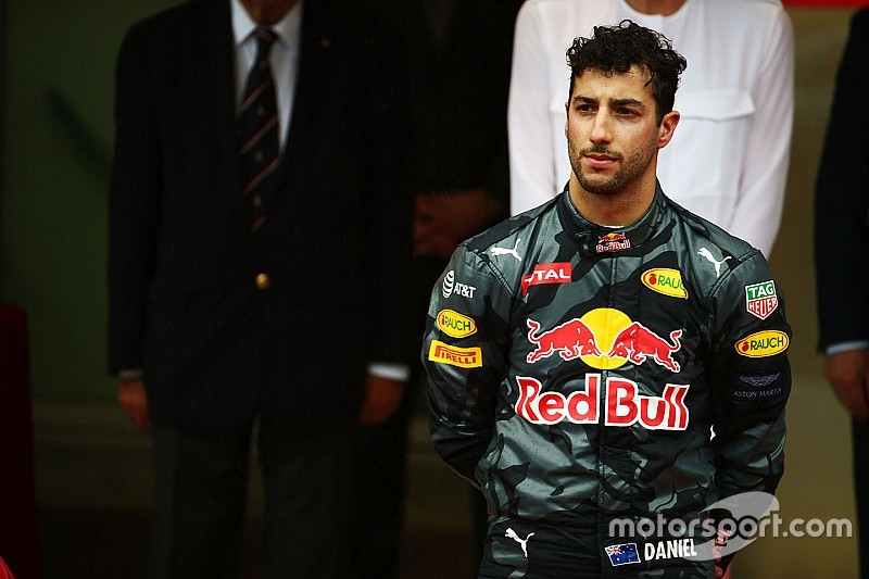 Podio: segundo lugar Daniel Ricciardo, Red Bull Racing