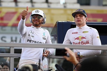 Mercedes busca a Max Verstappen en Redes Sociales