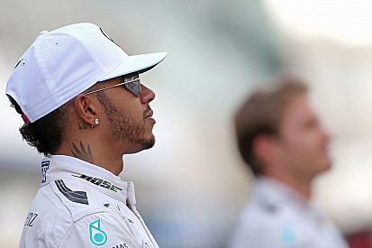 Hamilton: “No me importa a quién elijan para ser mi compañero”