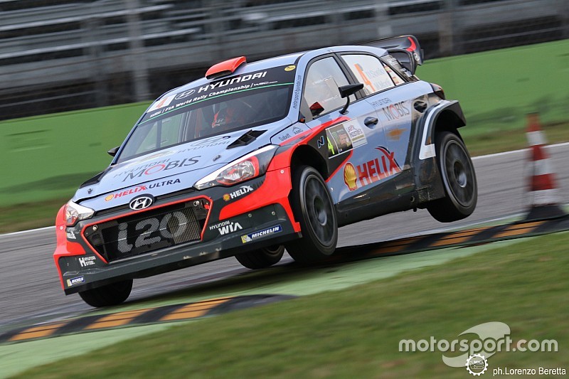 Dani Sordo lidera el Monza Rally Show con Valentino Rossi a un segundo