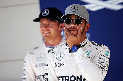 Hamilton ingin diperlakukan adil dengan rekan satu tim baru
