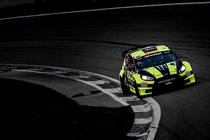 Video: Tres estilos de pilotaje en Monza con Rossi, Sordo y Andreucci