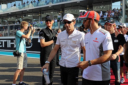 De la Rosa: "Alonso tiene un 50% de posibilidades de ir a Mercedes"