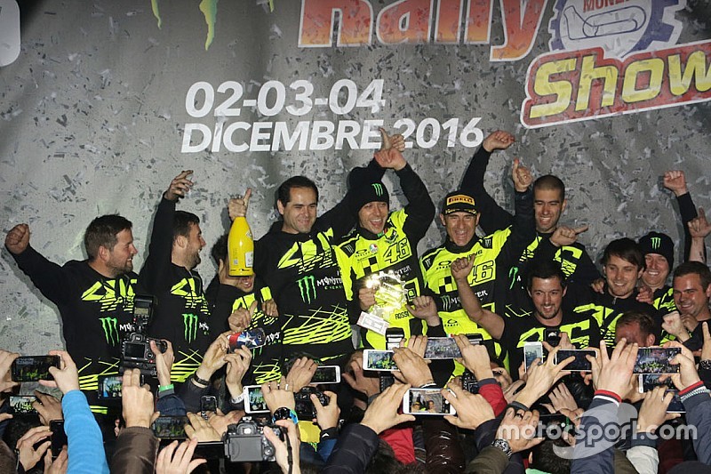 Fotogallery: Valentino festeggia sul podio del Monza Rally Show