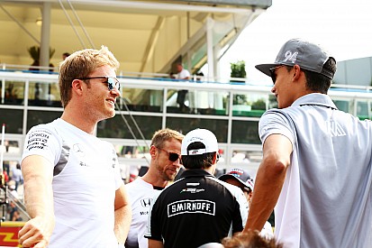 Mercedes et le "très, très difficile" remplacement de Rosberg