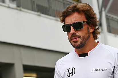 Fernando Alonso zu Mercedes? Das sagt sein Manager Flavio Briatore!