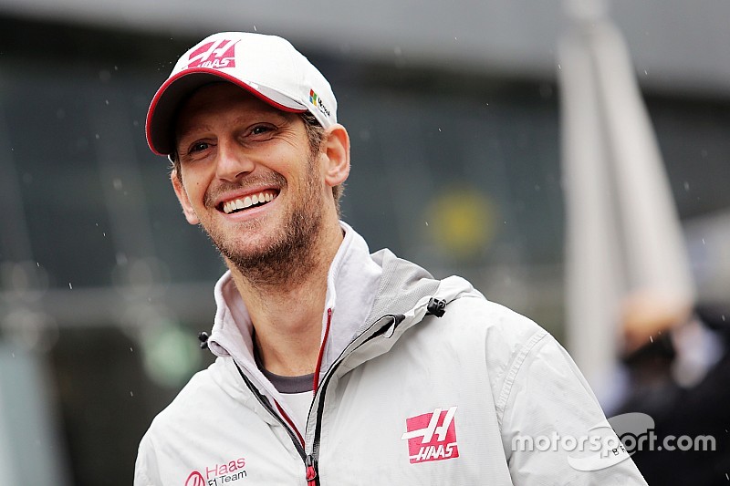 Grosjean volta a competir na neve