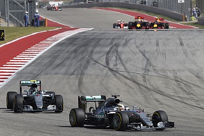 Mercedes, "claro favorito" en 2017 pese a las nuevas reglas, según Red Bull