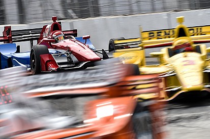 «Безумный русский». Чем запомнился сезон Алешина в IndyCar