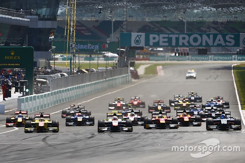 Inicio de la segunda carrera en GP2