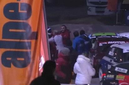 VÍDEO: Após acidente, Panis briga com filho de Tambay