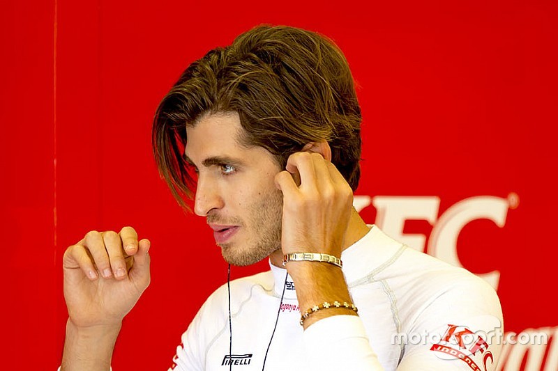 Giovinazzi cumple su sueño de llegar a Ferrari