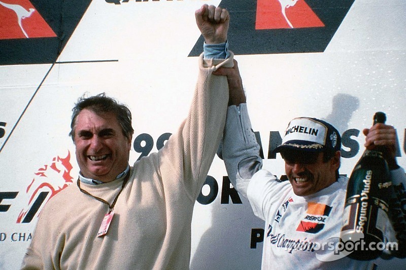 Podium : Mick Doohan, Honda, et le Docteur Claudio Costa de la Clinica Mobile