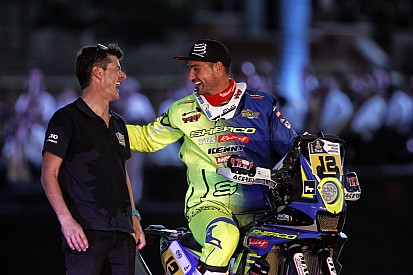 Dakar, Moto: De Soultrait penalizzato, la prima tappa a Pedrero