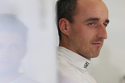 Robert Kubica correrà alla 24 Ore di Dubai con una Porsche GT3