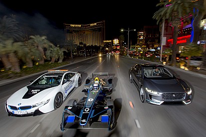 Video, una Formula E in notturna sulla Strip di Las Vegas!