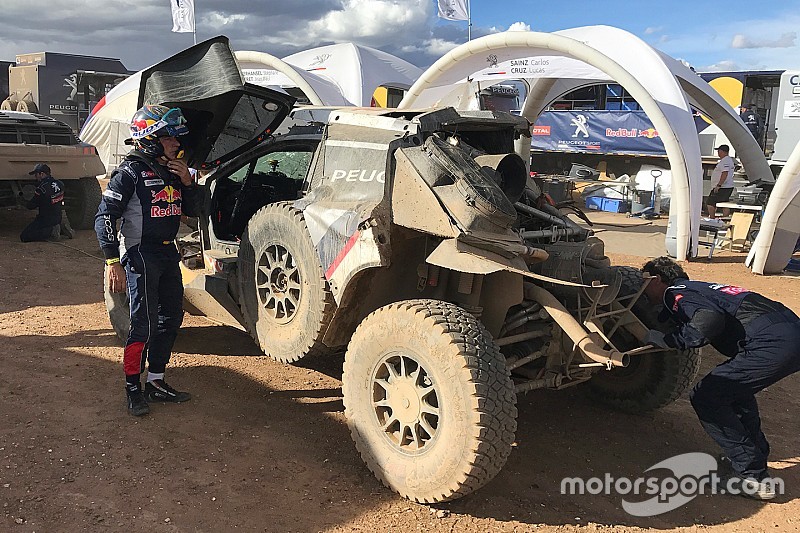 Carlos Sainz tersingkir dari Reli Dakar 2017