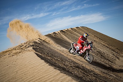 Fotogallery: le dune fanno da sfondo alla Tappa 4 della Dakar