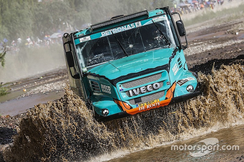 Dakar: De Rooy... naviga sul bagnato con l'Iveco Petronas