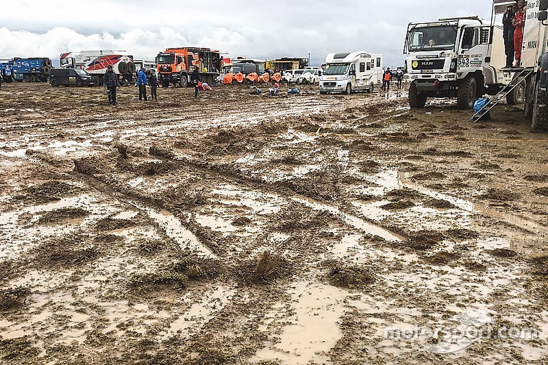La séptima etapa del Dakar se recorta a la mitad