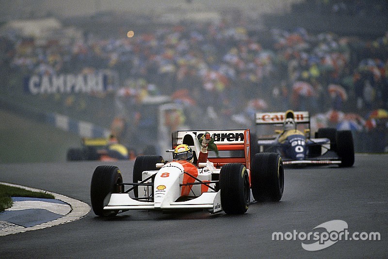 Ayrton Senna, McLaren MP4/8 Ford, fête sa victoire