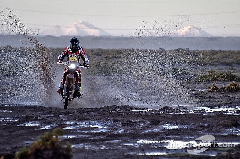 Barreda haalt uit: "Dit is een afgezwakte editie van de Dakar Rally"