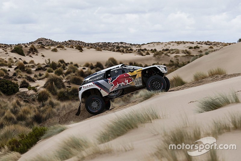 Dakar 2017: Loeb mit Bestzeit auf Etappe 10, Peterhansel kollidiert mit Biker