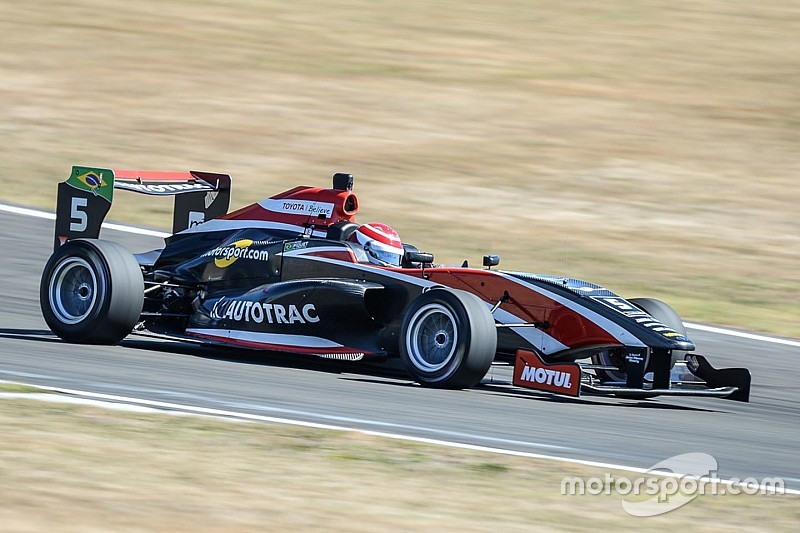 Pedro Piquet busca primeiros lugares da Toyota Racing Series