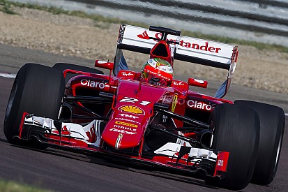 Brundle: "los coches de 2017 serán monstruosos de conducir"