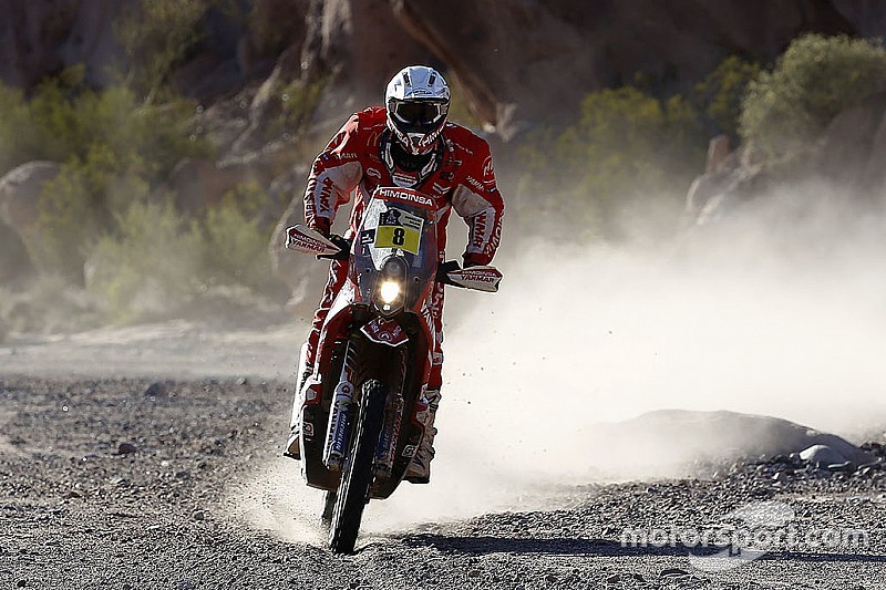 Dakar, Moto: van Beveren penalizzato un minuto, Farres torna terzo
