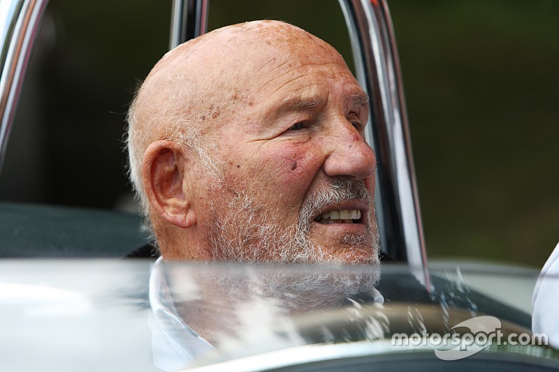 Stirling Moss récupère à l'hôpital après une infection pulmonaire "sérieuse"