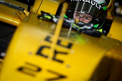 La prima foto di Nico Hulkenberg al volante di una Renault