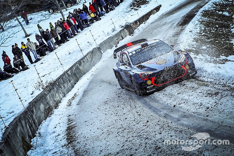 Monte-Carlo, PS4: Neuville risponde a Tänak, Ogier rimonta, out Meeke