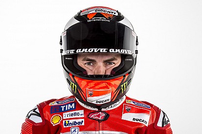 Lorenzo tak berambisi perbaiki rekor buruk Rossi di Ducati