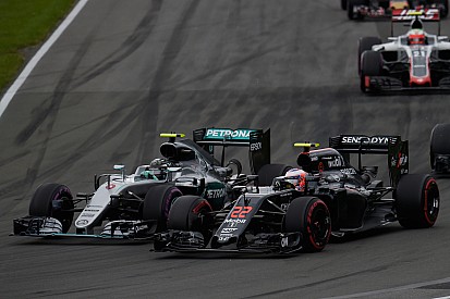 Button acha difícil outra equipe bater Mercedes em 2017