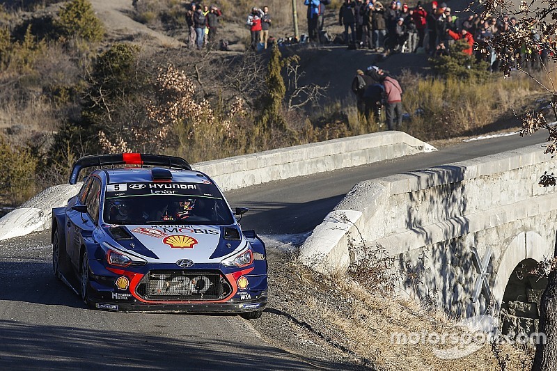 Neuville - "C'était une petite erreur"