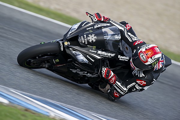 Jonathan Rea al frente en las pruebas en Jerez